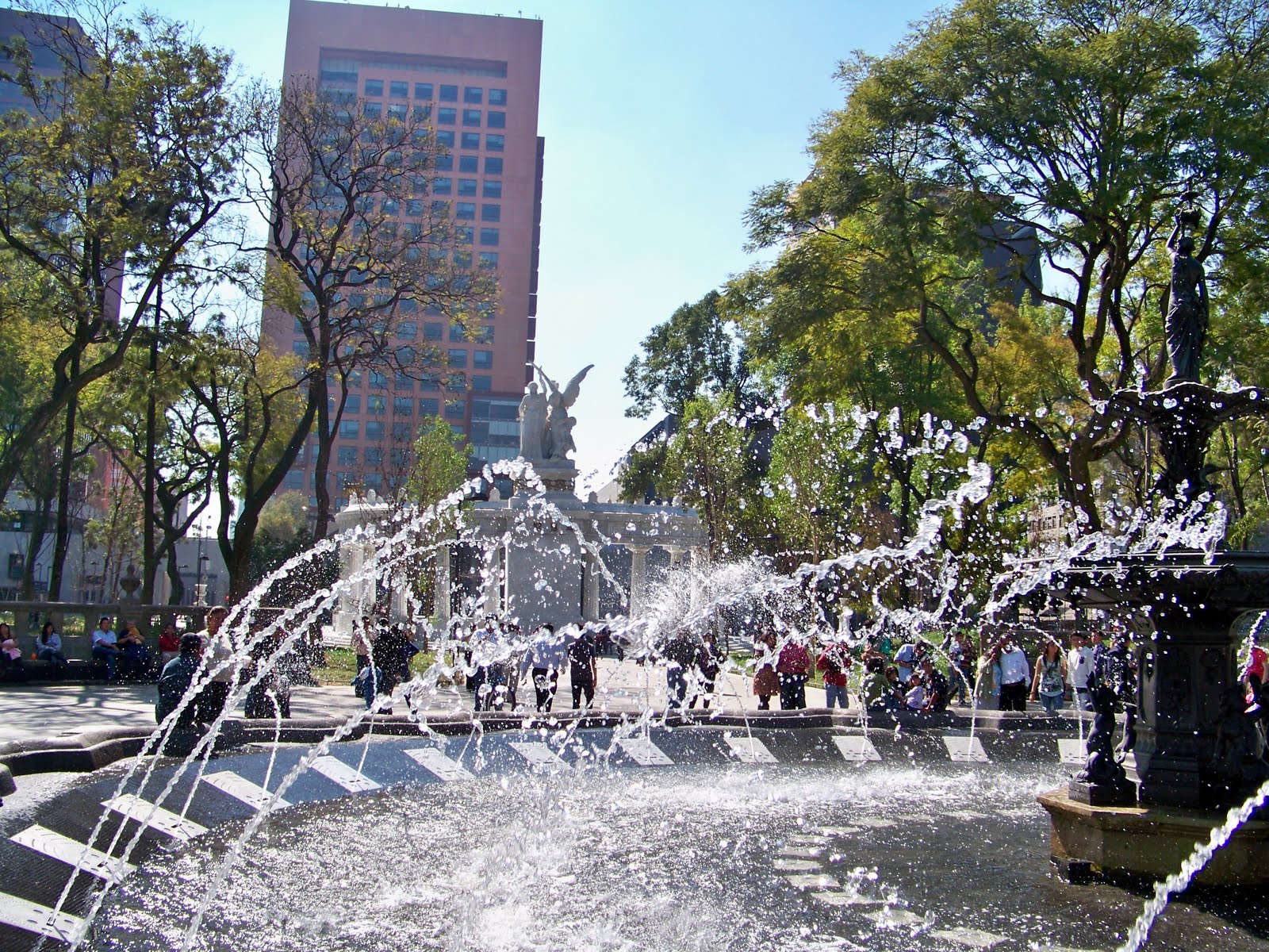 Pepe Martínez ALAMEDA CENTRAL DE MÉXICO EL PARQUE MÁS ANTIGUO DE LAS