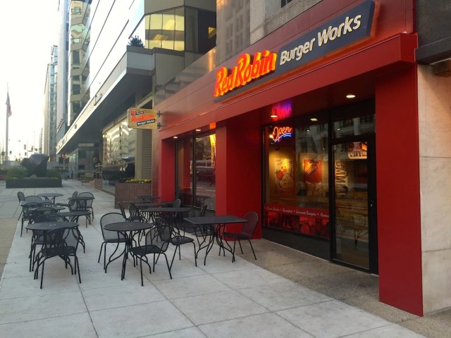 Red Robin Burger Works Food Review II DC Outlook